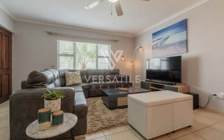 2 Bedroom Townhouse For Sale in Long Beach