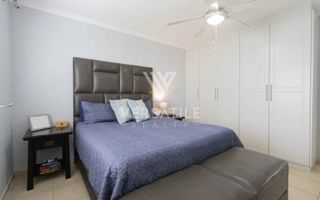 2 Bedroom Townhouse For Sale in Long Beach