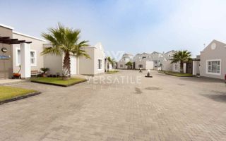 2 Bedroom Townhouse For Sale in Long Beach