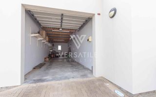 2 Bedroom Townhouse For Sale in Long Beach