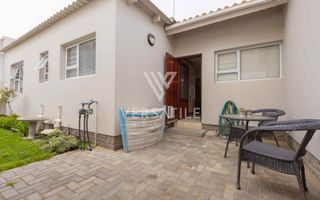 2 Bedroom Townhouse For Sale in Long Beach
