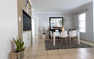 2 Bedroom Townhouse For Sale in Long Beach