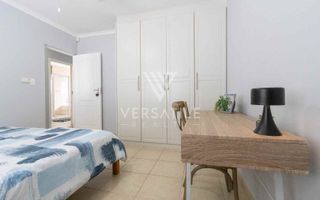 2 Bedroom Townhouse For Sale in Long Beach