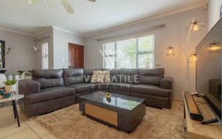 2 Bedroom Townhouse For Sale in Long Beach