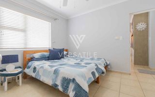 2 Bedroom Townhouse For Sale in Long Beach