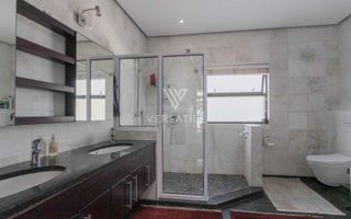 3 Bedroom House For Sale in Long Beach