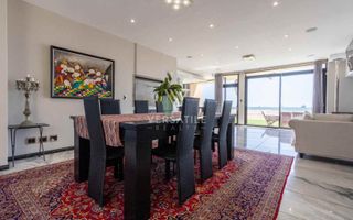 3 Bedroom House For Sale in Long Beach