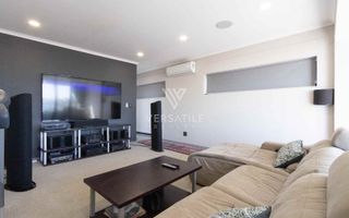 3 Bedroom House For Sale in Long Beach