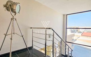 3 Bedroom House For Sale in Long Beach