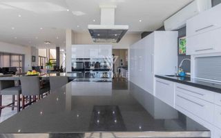 3 Bedroom House For Sale in Long Beach