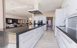 3 Bedroom House For Sale in Long Beach