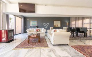 3 Bedroom House For Sale in Long Beach