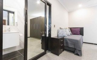 3 Bedroom House For Sale in Long Beach