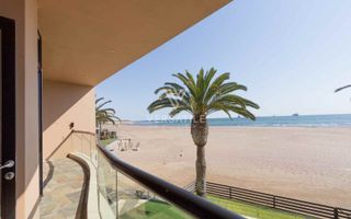 3 Bedroom House For Sale in Long Beach