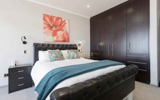 3 Bedroom House For Sale in Long Beach