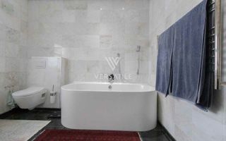 3 Bedroom House For Sale in Long Beach