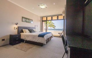 3 Bedroom House For Sale in Long Beach