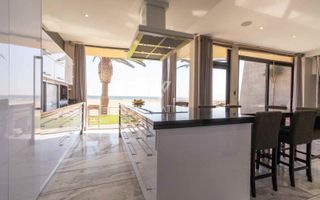 3 Bedroom House For Sale in Long Beach