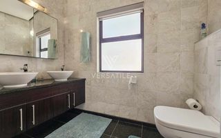 3 Bedroom House For Sale in Long Beach