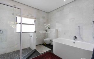 3 Bedroom House For Sale in Long Beach