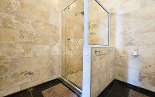 3 Bedroom House For Sale in Long Beach