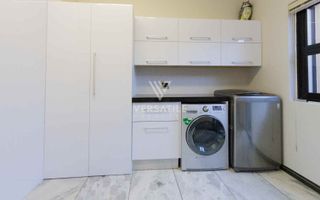 3 Bedroom House For Sale in Long Beach