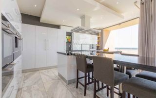 3 Bedroom House For Sale in Long Beach