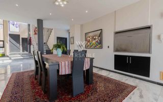 3 Bedroom House For Sale in Long Beach