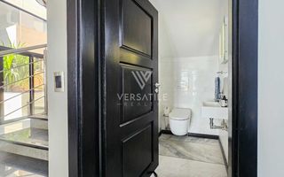 3 Bedroom House For Sale in Long Beach