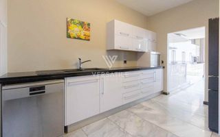 3 Bedroom House For Sale in Long Beach