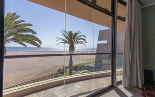 3 Bedroom House For Sale in Long Beach