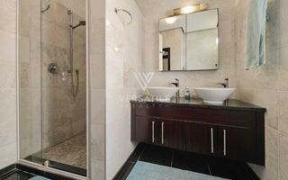 3 Bedroom House For Sale in Long Beach