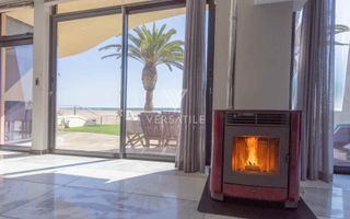 3 Bedroom House For Sale in Long Beach