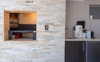 3 Bedroom House For Sale in Long Beach