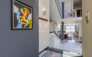 3 Bedroom House For Sale in Long Beach