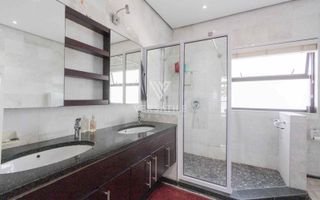 3 Bedroom House For Sale in Long Beach