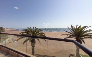 3 Bedroom House For Sale in Long Beach