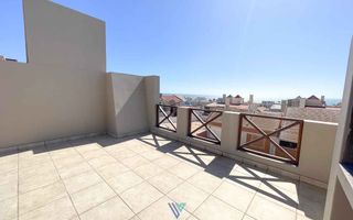 3 Bedroom House For Sale in Long Beach