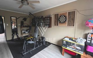 4 Bedroom House For Sale in Hochlandpark