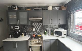 4 Bedroom House For Sale in Hochlandpark