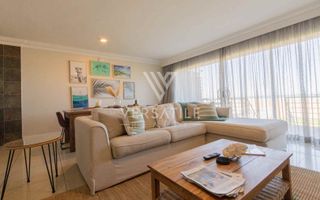 4 Bedroom House For Sale in Long Beach