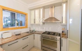 4 Bedroom House For Sale in Long Beach