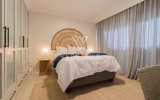 4 Bedroom House For Sale in Long Beach