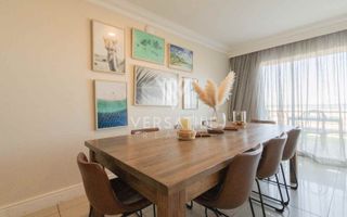 4 Bedroom House For Sale in Long Beach