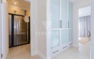 4 Bedroom House For Sale in Long Beach