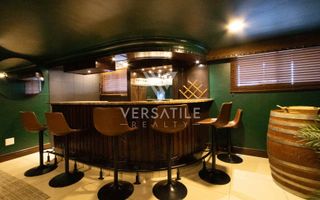 4 Bedroom House For Sale in Long Beach