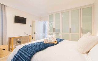 4 Bedroom House For Sale in Long Beach