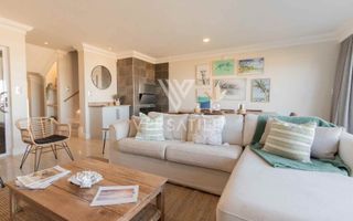 4 Bedroom House For Sale in Long Beach