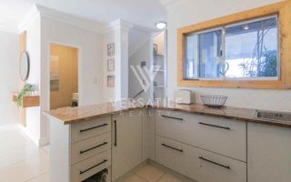 4 Bedroom House For Sale in Long Beach