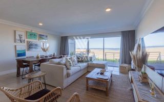 4 Bedroom House For Sale in Long Beach